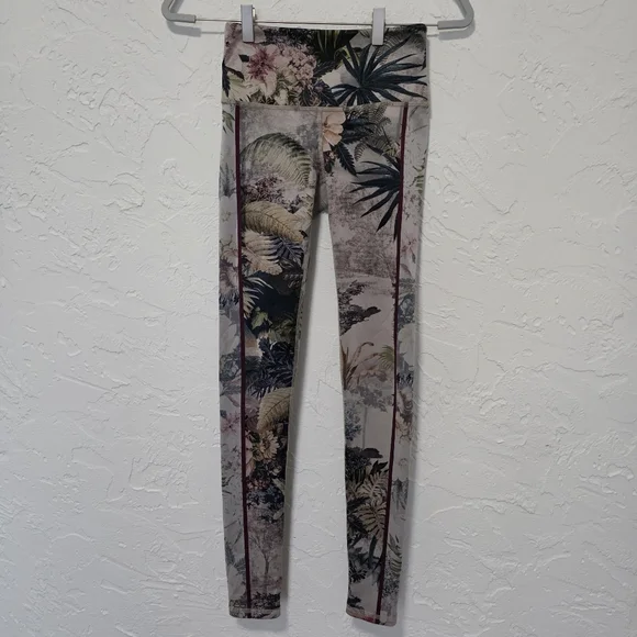 Noli Tropical Floral Leaf Leggings Size XS - Picture 3 of 13